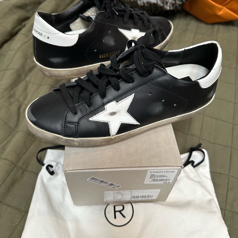 Golden Goose classic B&W sneaker. - Picture 5 of 7